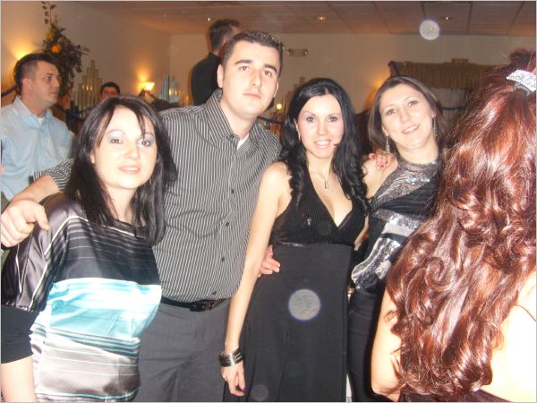 Altijana, Edin, Leila i Fikreta