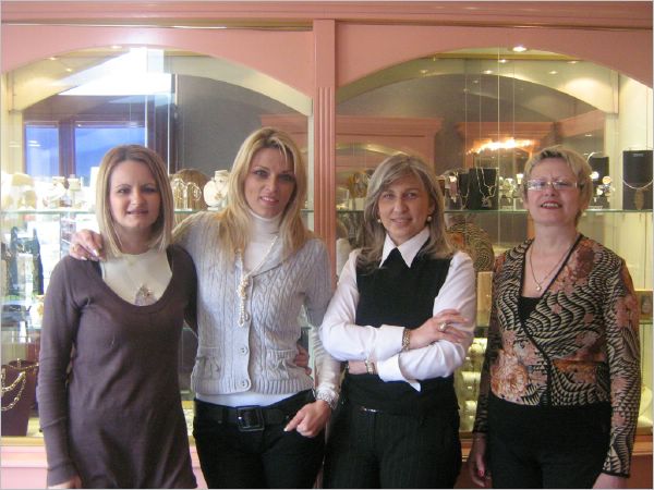 8.mart zlatara Osmic, Doboj... Lara, Emira, Samira i Senka