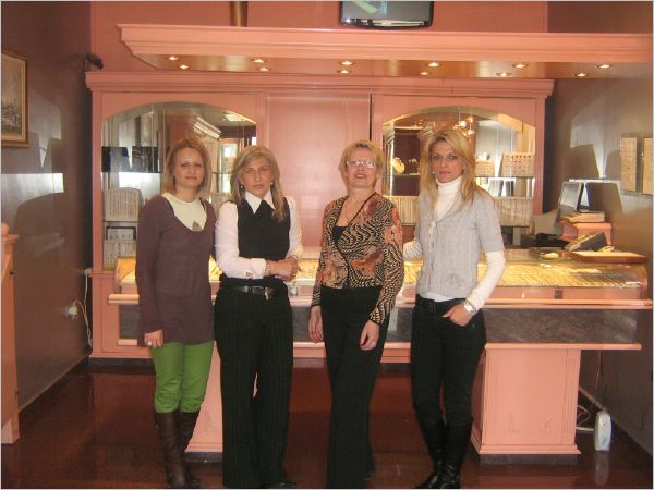 8.mart zlatara Osmic, Doboj... Lara, Samira, Senka i Emira