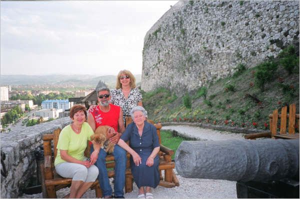 Mirveta, Spinks, Nevzeta i majka Lutvija (Maj 2007 u Doboju)