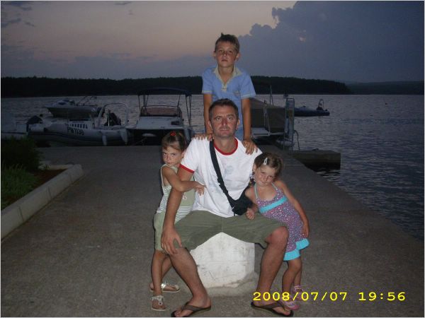 Dixa, Ejdi, ena Azra