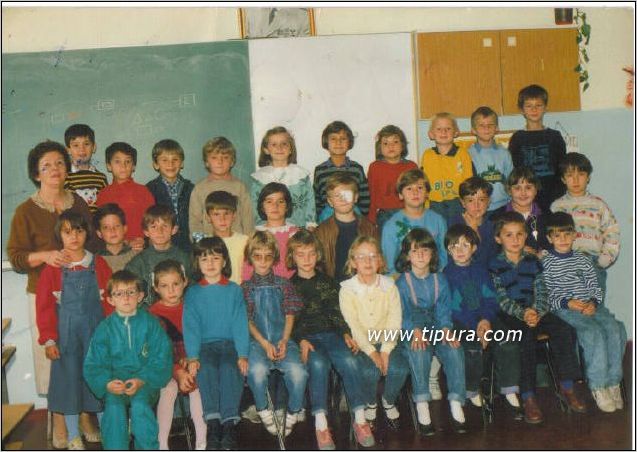 1b 1990. O.S. Josip Jovanovic. <br>Svi koji su sa like da se jave na asuhopoljac@hotmail.com