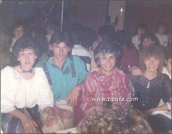 Narcisa, Davor, Zina, Mirela i Sirco (31.05.'84 Matura IV razreda)