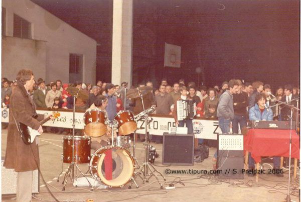 1984 - grupa Modusi-docek Olimpijske Baklje na sportskom stadionu